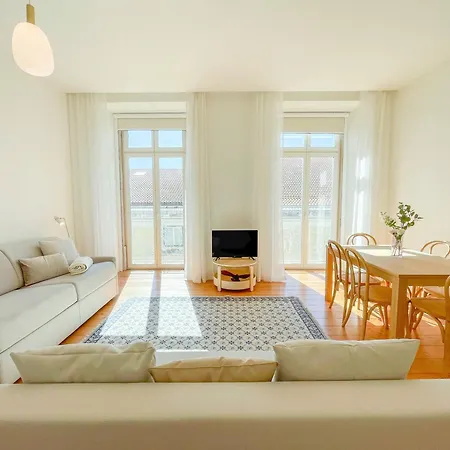 Arsenal 108, Design - New Light Downtown Chiado And River * 리스본