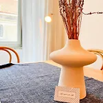 Апартаменты Arsenal 108, Design - New Light Downtown Chiado And River Лиссабон