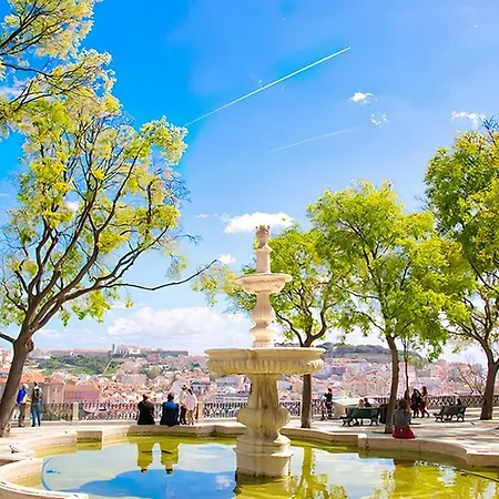 Arsenal 108, Design - New Light Downtown Chiado And River *