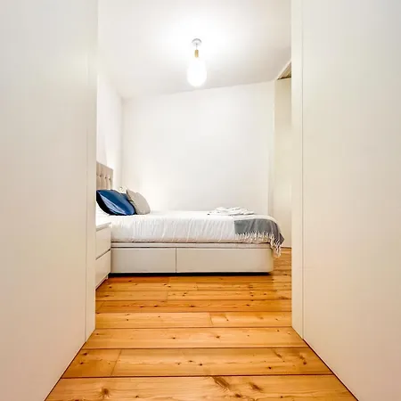 Arsenal 108, Design - New Light Downtown Chiado And River