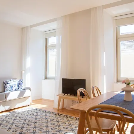 Arsenal 108, Design - New Light Downtown Chiado And River *