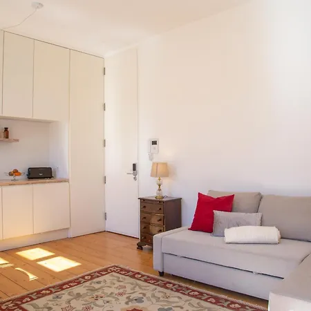 Arsenal 108, Design - New Light Downtown Chiado And River * ליסבון