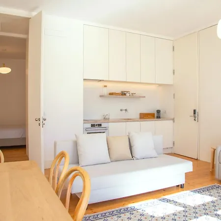Arsenal 108, Design - New Light Downtown Chiado And River Apartment Lisbon