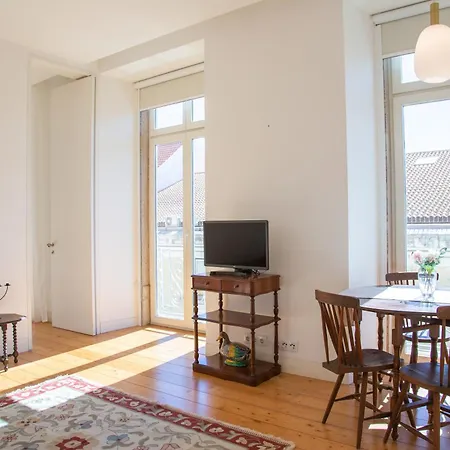 Arsenal 108, Design - New Light Downtown Chiado And River ליסבון